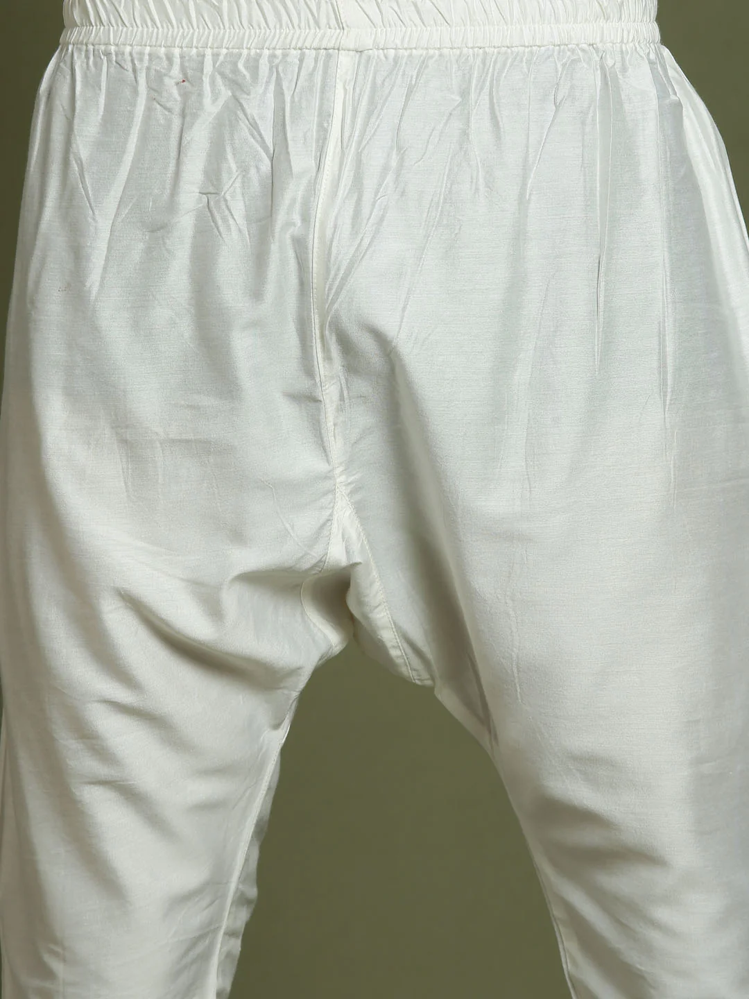 Boy's' Pink Chaikankari Kurta With White Pyjama Set - Image 6